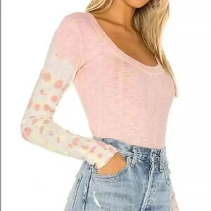 We The Free Pink Tie Dye Long Sleeve Scoop Neck Blouse Size Extra Small EUC